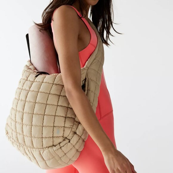 Quilted Carryall Bag - Picture 5 of 6